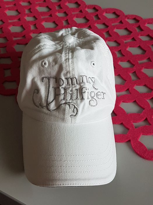 Czapeczka z daszkiem jak nowa Tommy Hilfiger biała, regulowany obwód