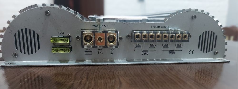 Wzmacniacz MAGNAT combat 4000 + woofer