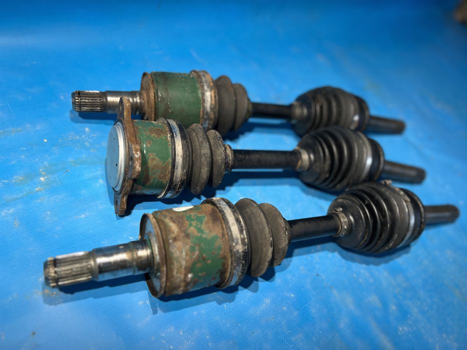 Полуось привод Mitsubishi L200 01-05р Митсубиси Л200