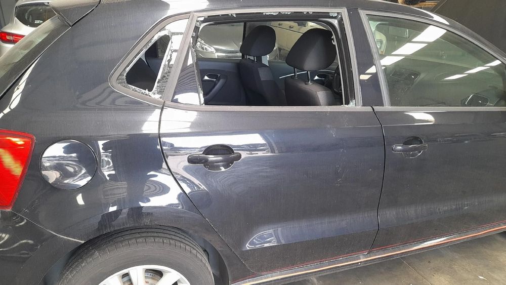 Porta trás direita VOLKSWAGEN Polo (6R, 6C)