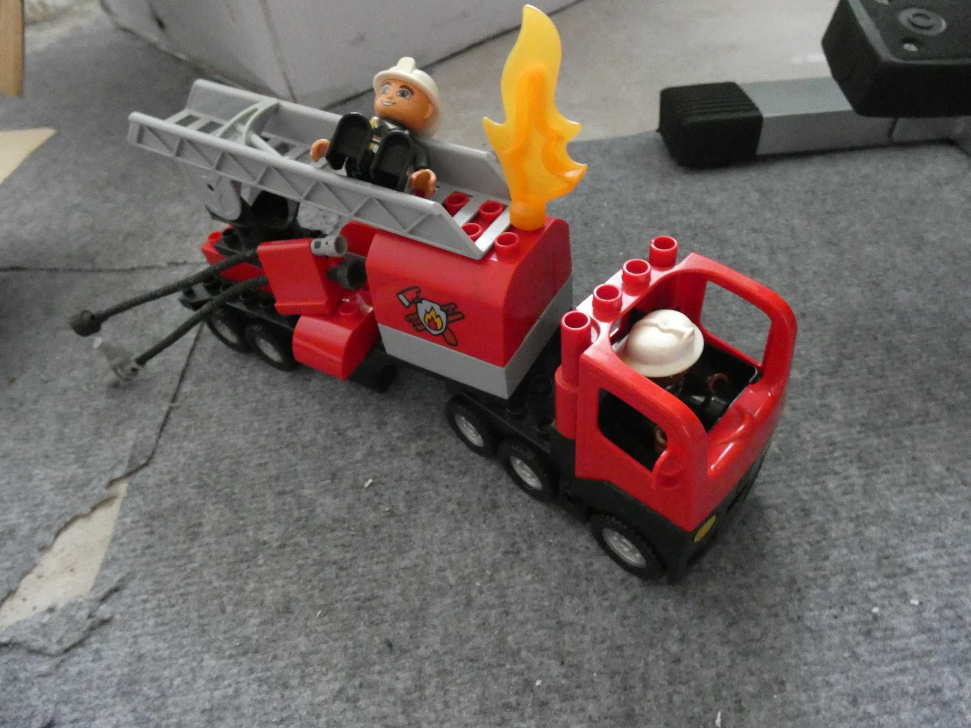 Lego duplo 4977 Wóz strażacki