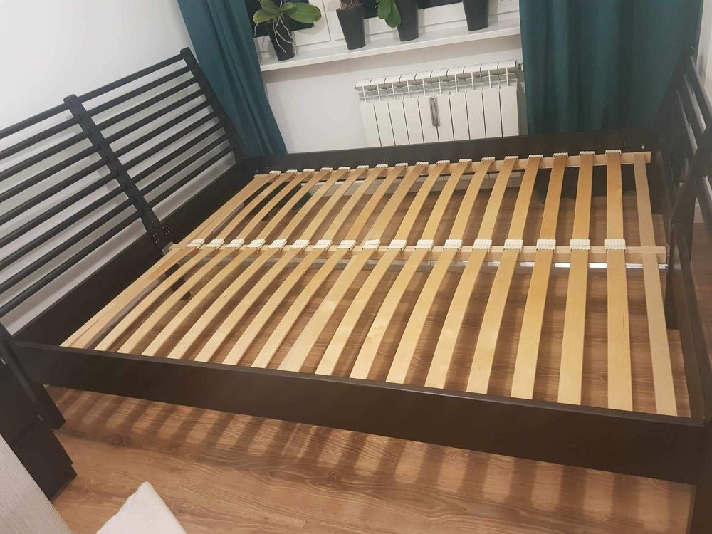 Łóżko sypialniane plus szafka nocna