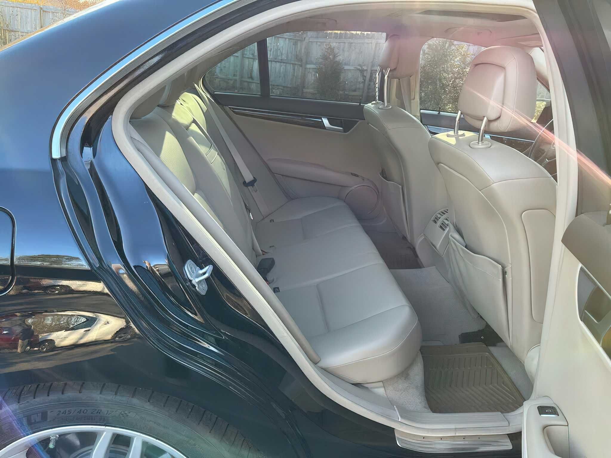 Mercedes-Benz C 300 Luxury 2013