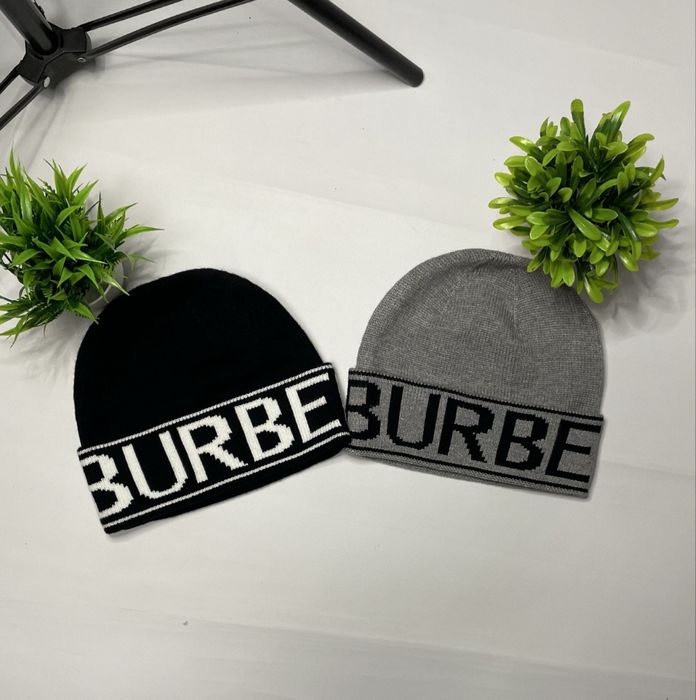 Шапка Burberry's