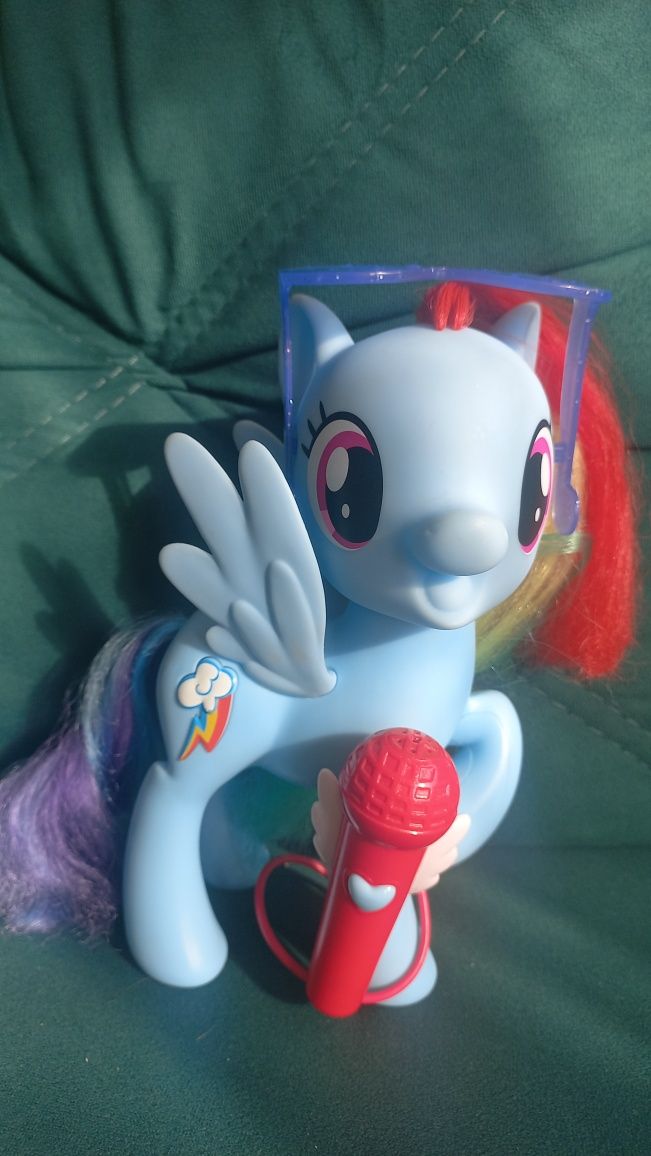 My Little Pony, śpiewająca Rainbow Dash