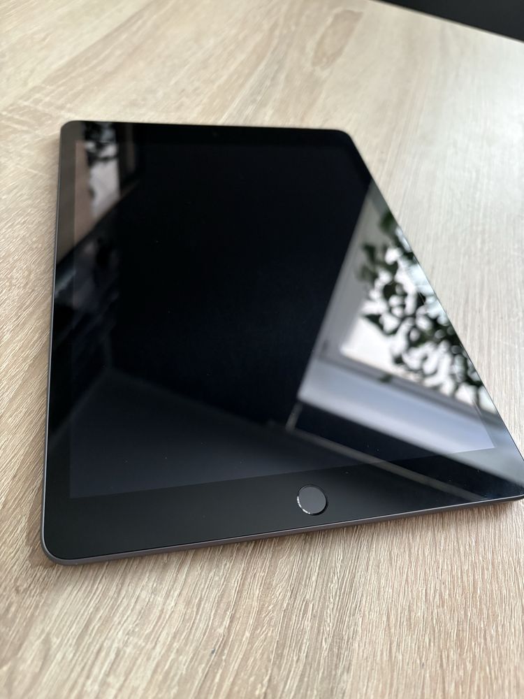 Ipad 9th Generation Wifi-Cellular 64GB 2021r.