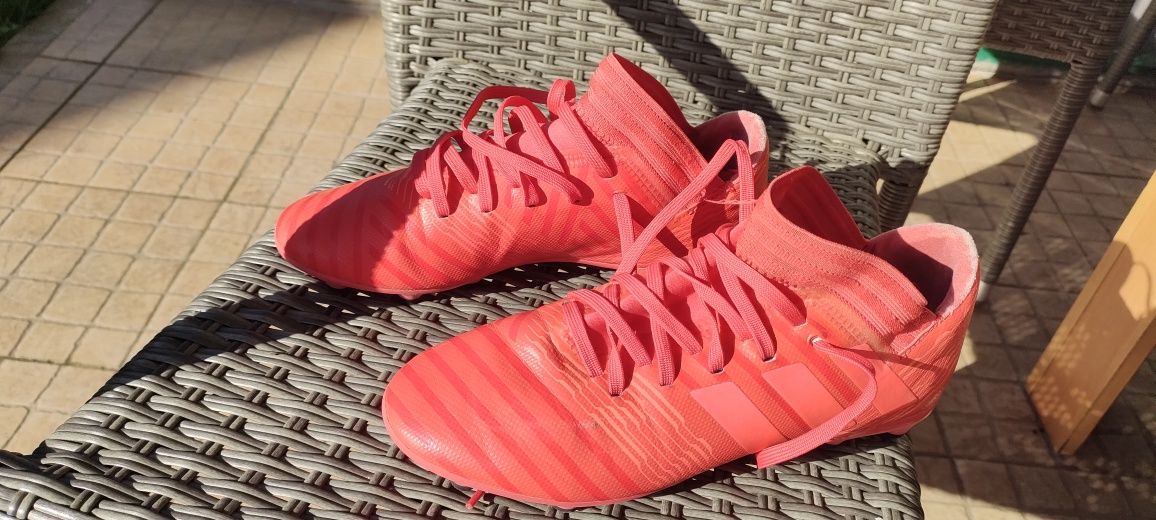 Sprzedam buty sportowe korki dla chłopca Adidas roz 38