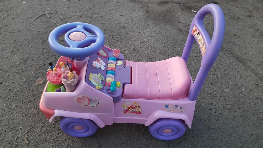 Дитячий автомобіль - іграшка, машина