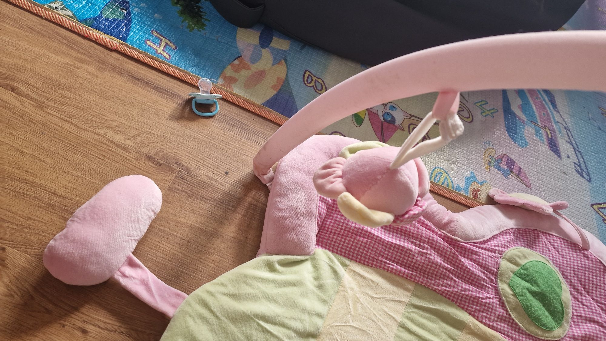 Ginasio de atividades para bebés