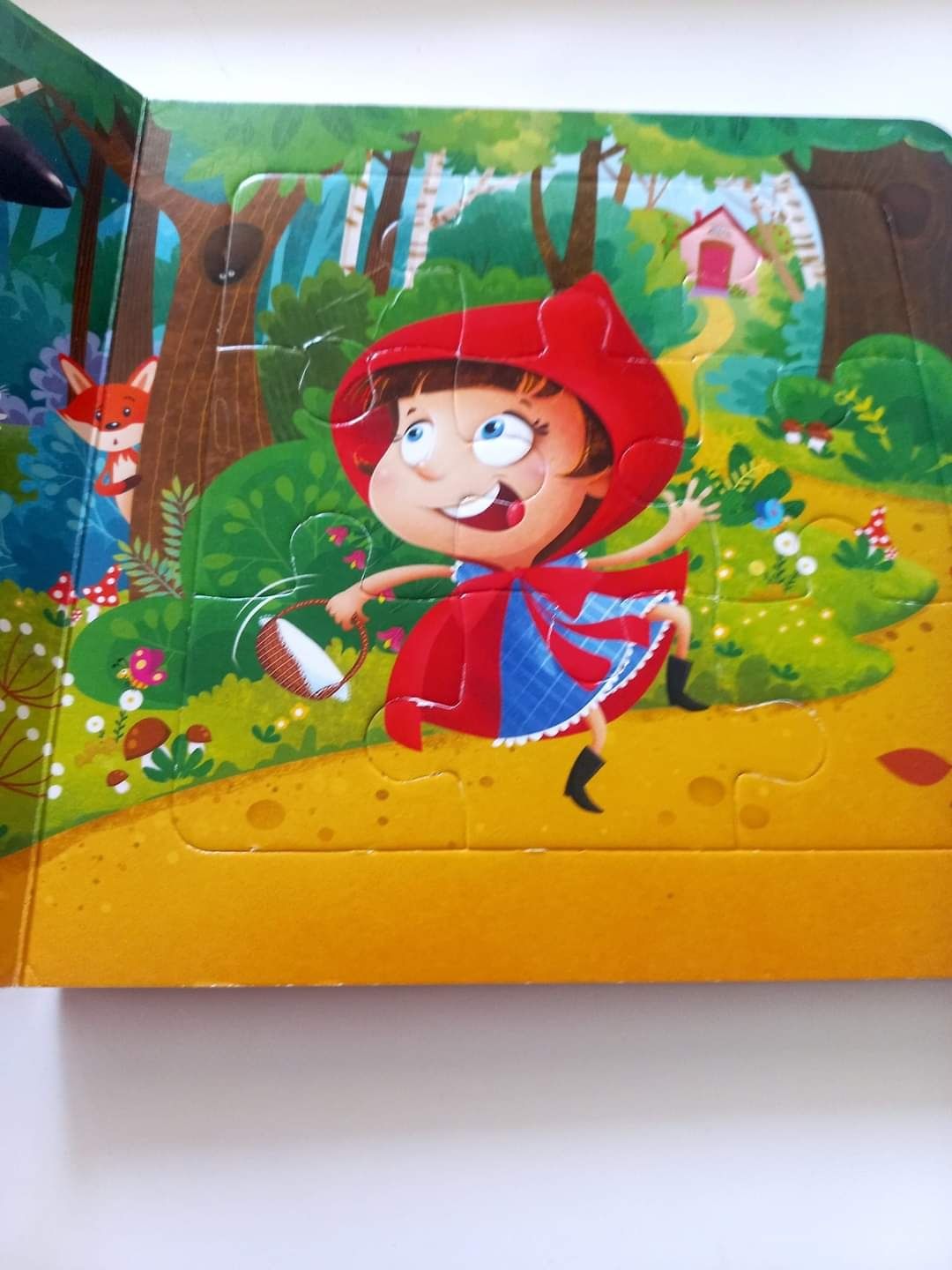 Czerwony kapturek książka z puzzlami