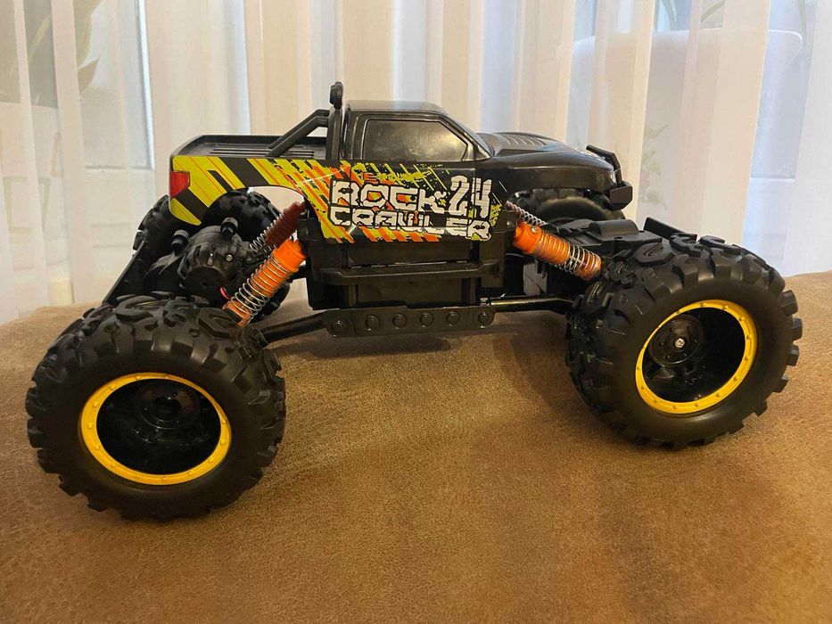 Машинка на радіокеруванні