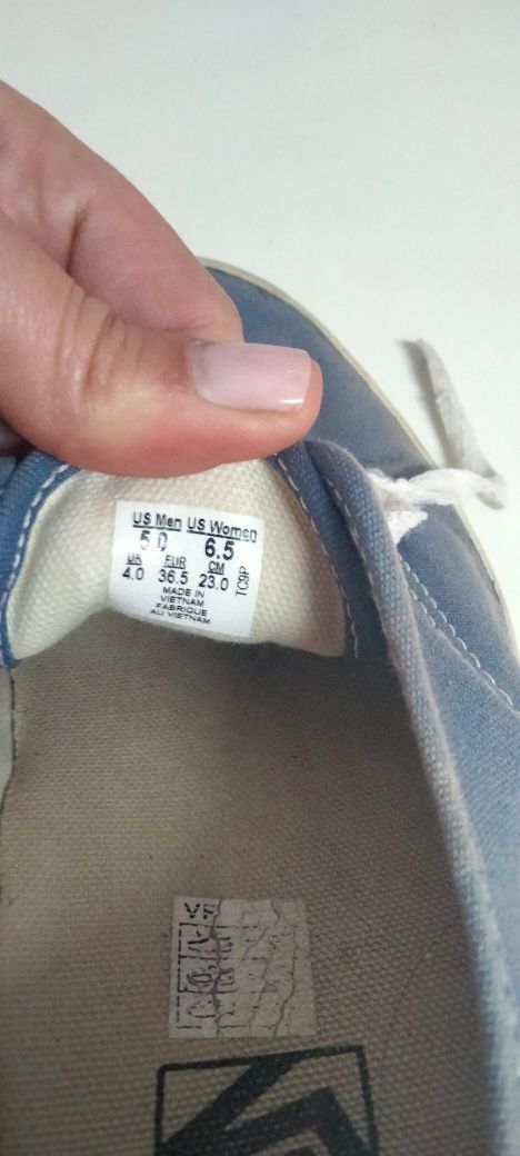Vans clássicos azuis