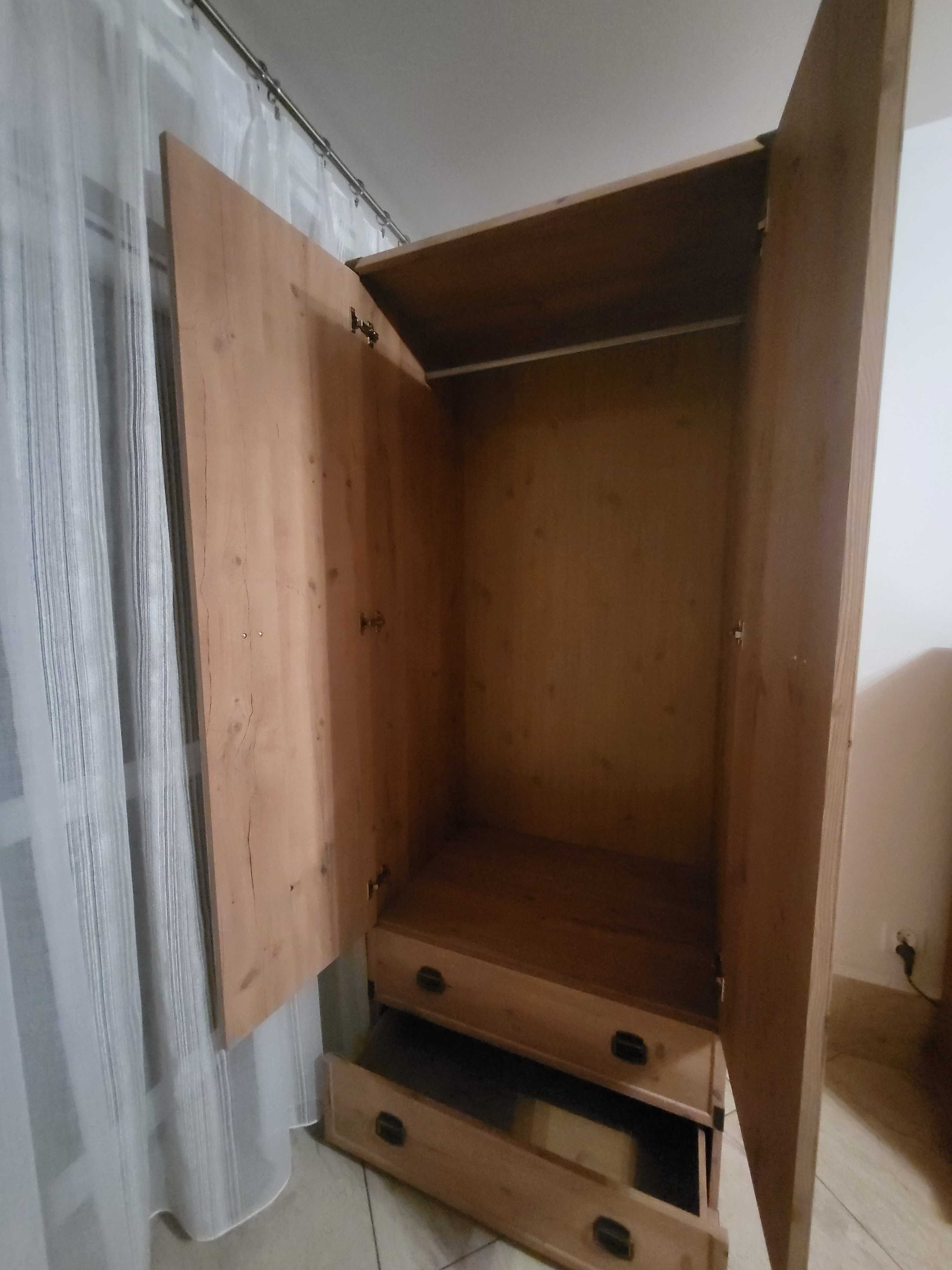 Szafa w bardzo dobrym stanie