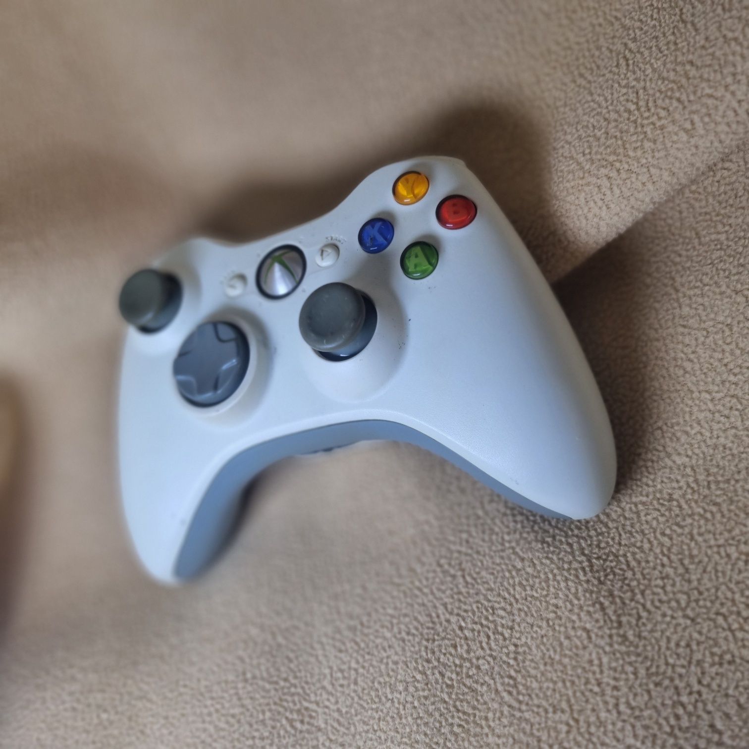 Pad do Xbox 360 bialy