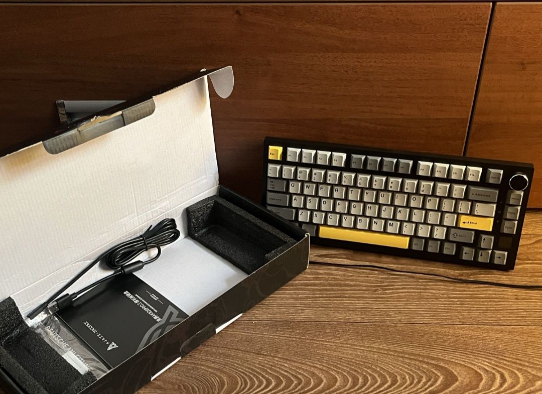 Ajazz AK820 PRO – механічна клавіатура, нова, TFT дисплей, GIFT