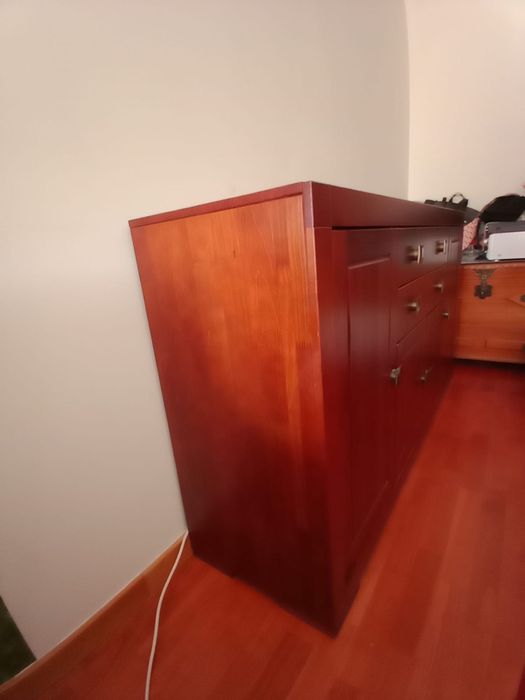 Aparador gavetas e portas