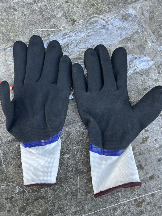 Rękawice robocze solidne mocne.