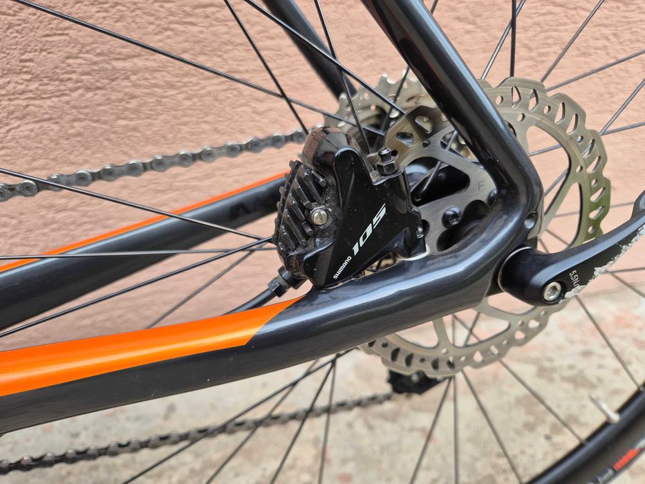 Rower szosowy Giant Defy disc, full carbon