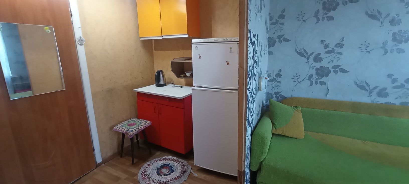 Здається кімната в гуртожитку