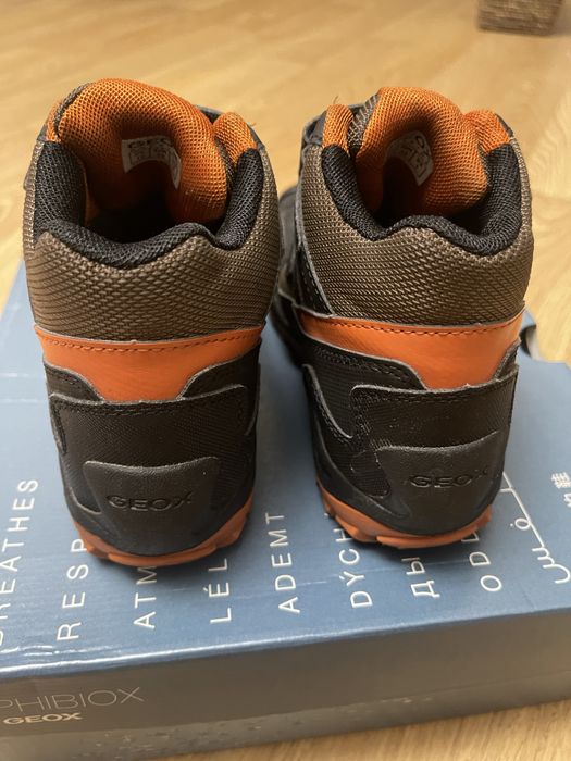 Демисезонные ботинки Geox р.32