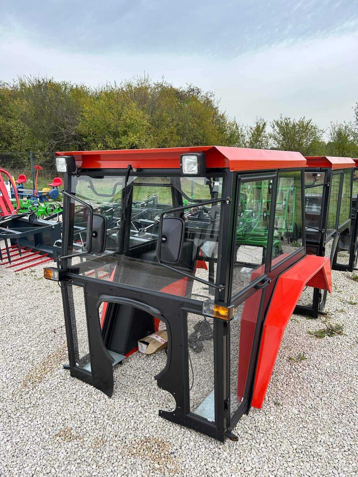Kabina z błotnikami do ciągnika C-330 C-360 DOSTAWA