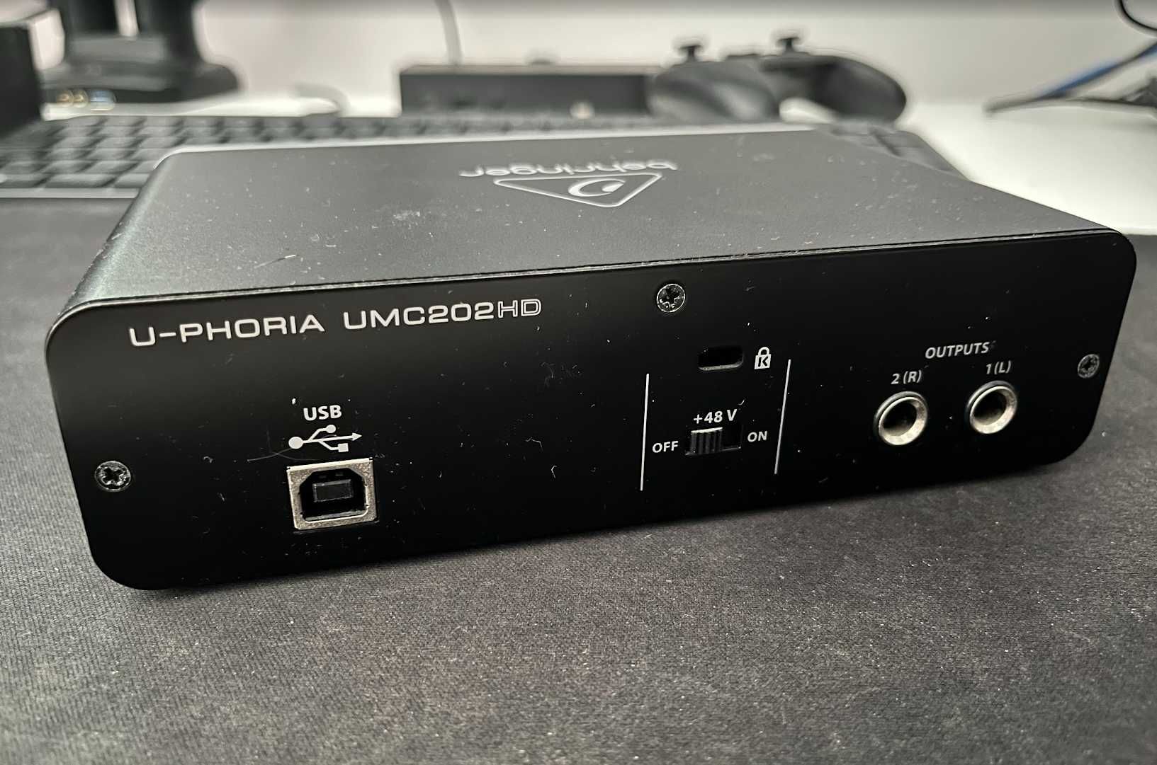 Behringer UMC202HD - Audio Interface USB com 2 canais