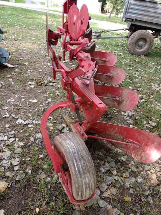 Pług 4 skibowy Skiold