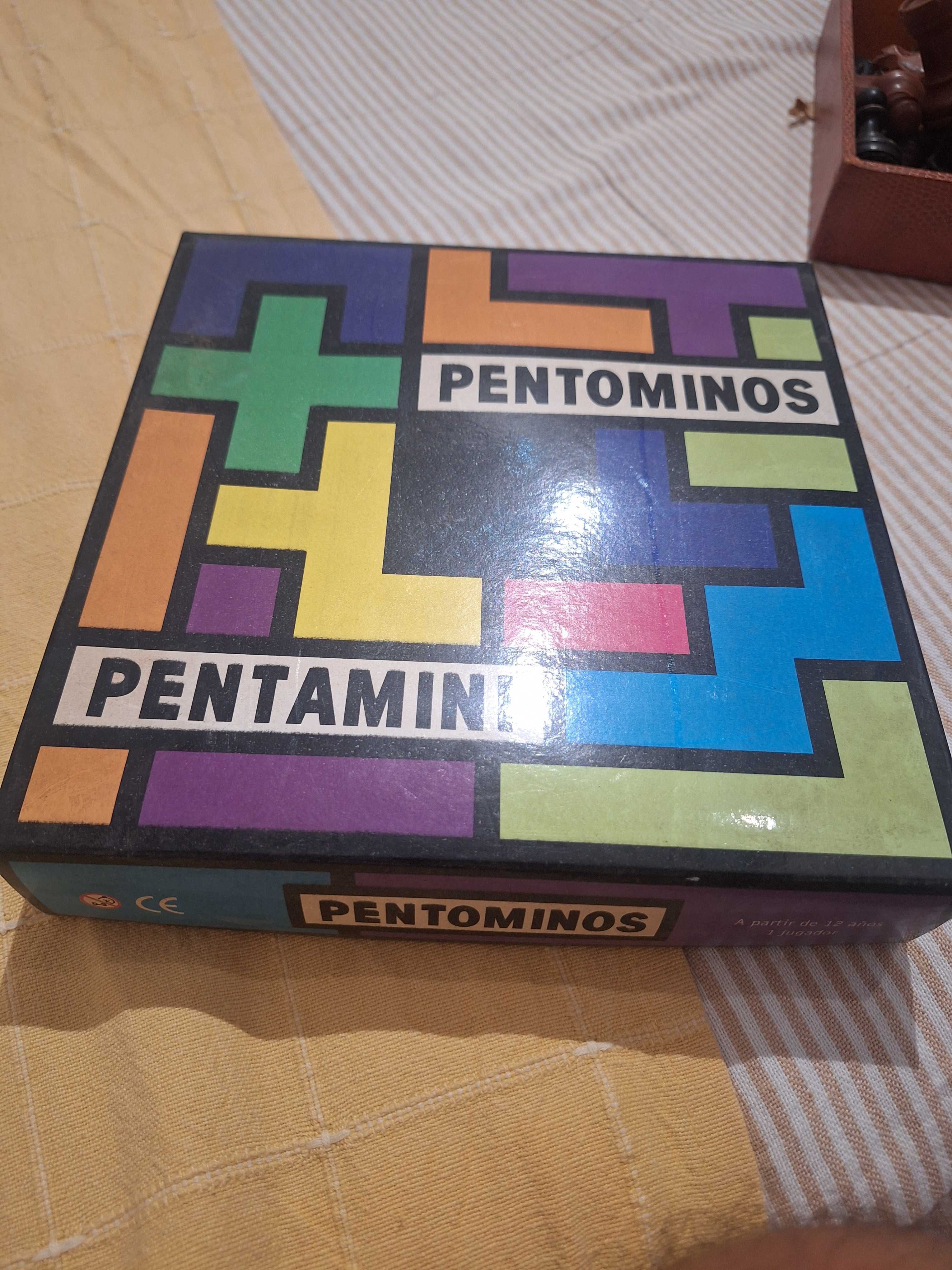Jogo de Tabuleiro Pentominos