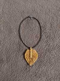 Naszyjnik wisiorek żółty liść listek musztardowy makrama handmade boho
