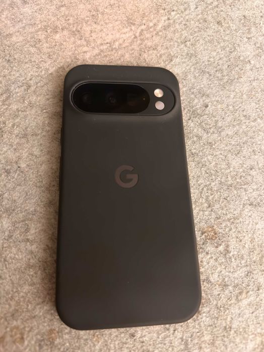 Pixel 10 PRO - obsidian z etui i żelową folią 3MK - używany tydzień