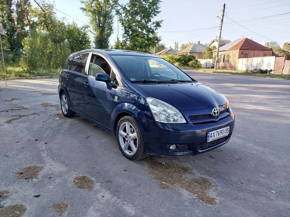 Toyota corolla verso 7 мест 2,2 дизель обмен