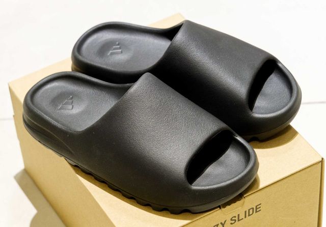 Klapki Adidas Yeezy SLIDE onyx EU 43