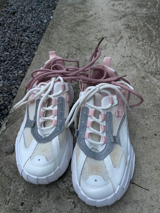 Кросівки літні, жіночі