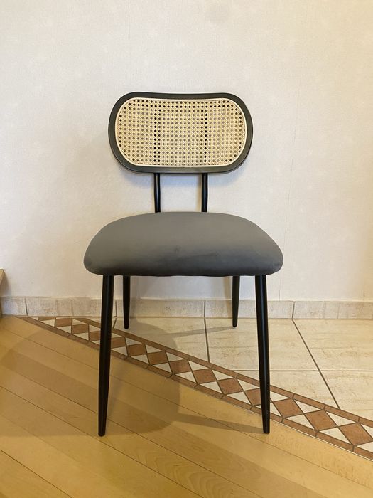 2 krzesła na sprzedaż! 75 zl za sztukę. NOWY TOMYŚL.