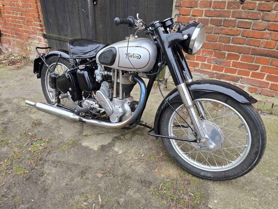 Norton ES2, rok 1952, pojemność 500cm3.  Świetny stan.