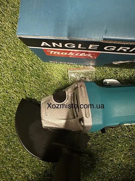 Шліфувальна машина Makita GA 5030 з регулюванням обертів 720В/125мм