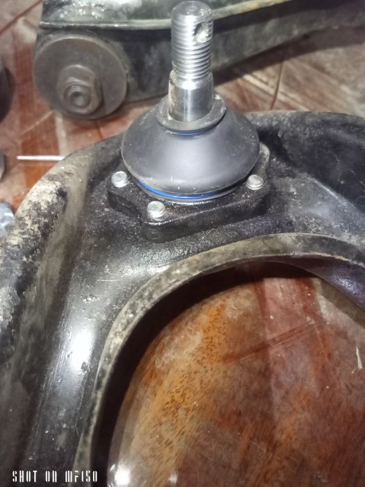 Важіль підвіски. Шарова. Ніссан Терано. Nissan Terrano II.