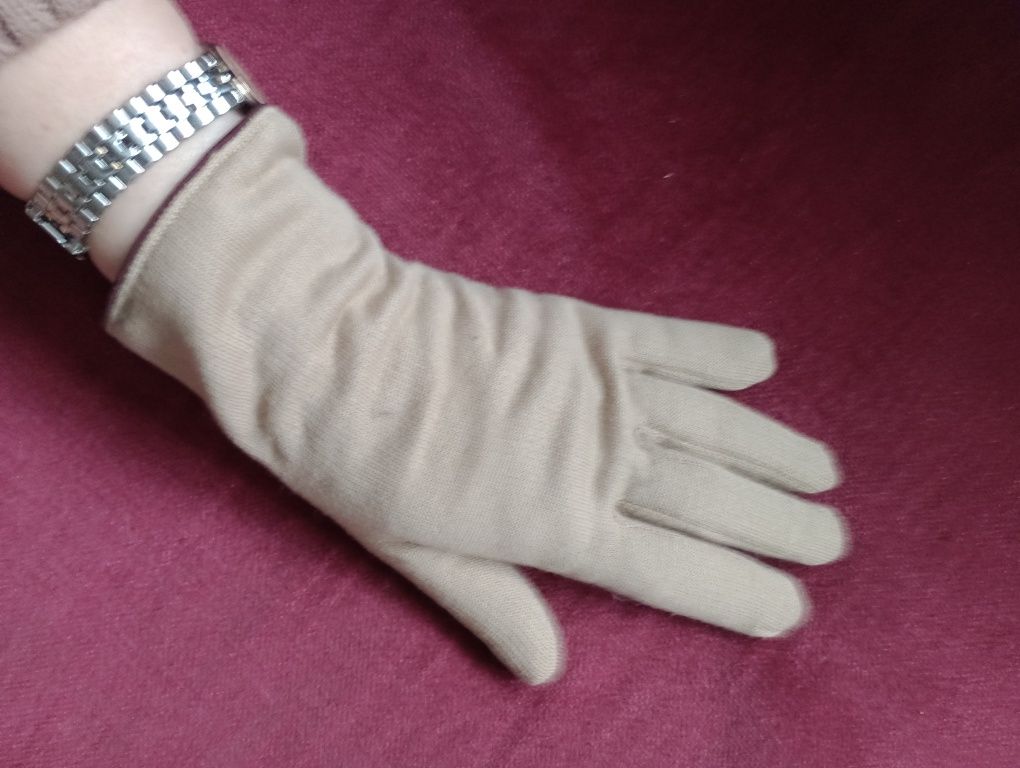Beżowe rękawiczki całoroczne