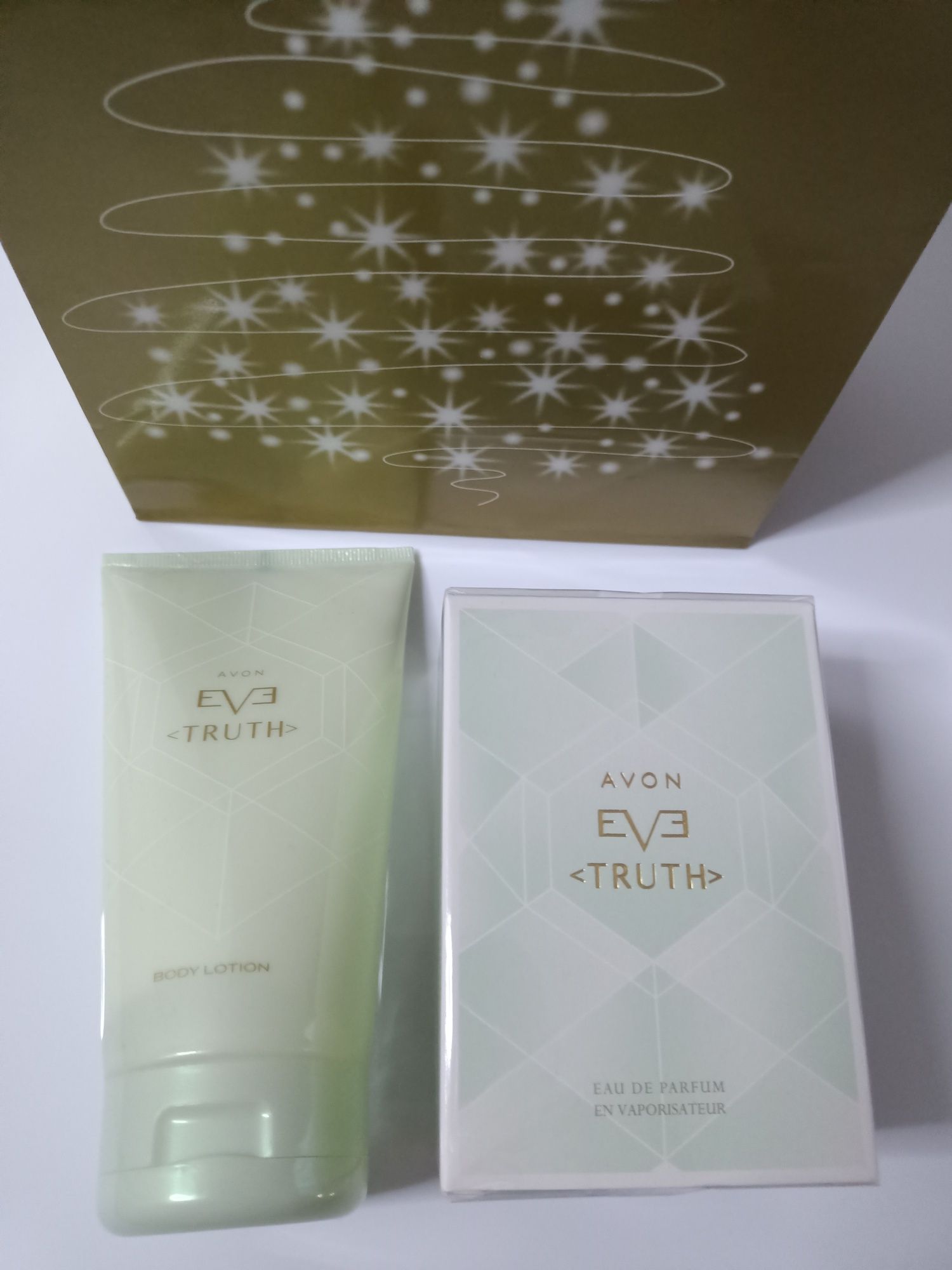 Zestaw Avon EVE Truth, woda perfumowana, balsam do ciała, torebka prez