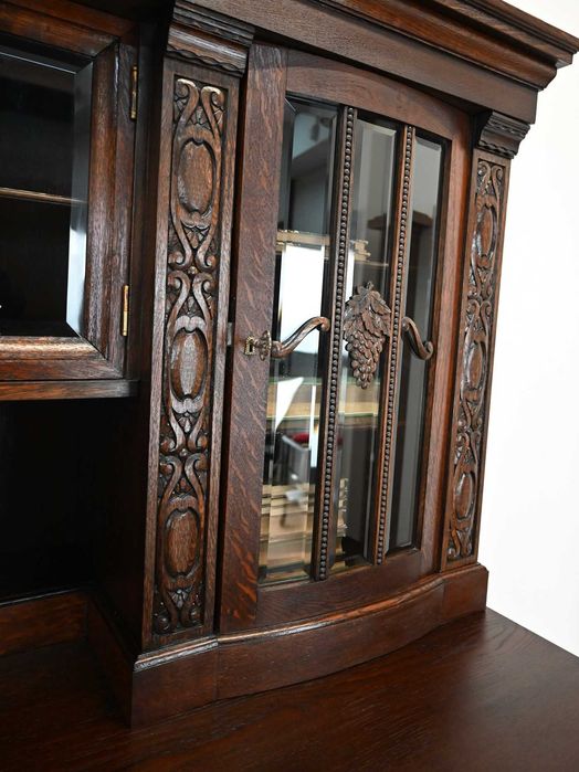 bardzo ładny kredens międzywojenny 092904