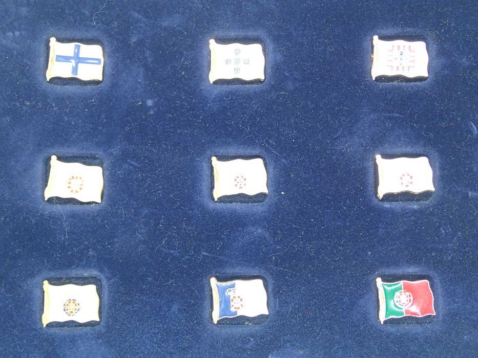 Pins das bandeiras de Portugal