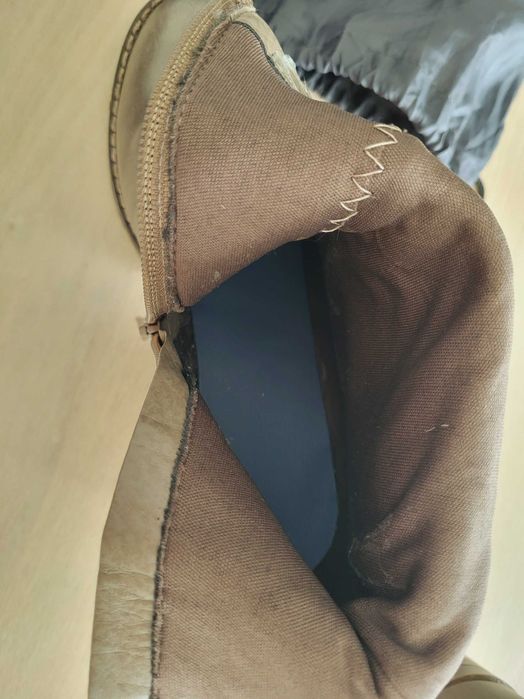 Botas em pele - TAM 35