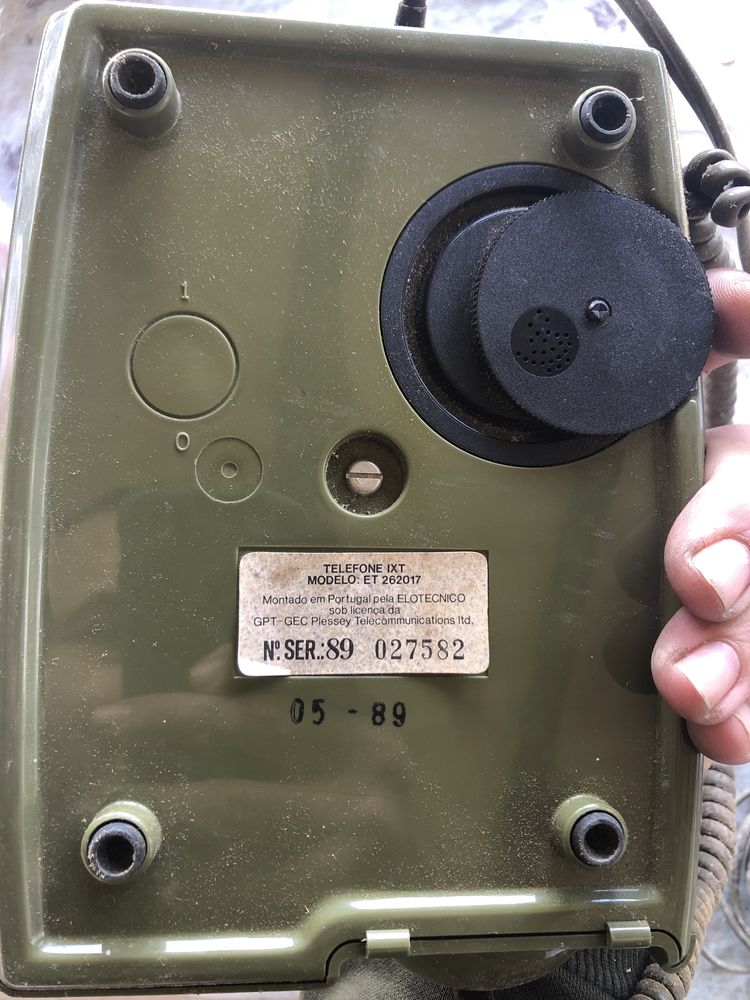 Telefone fixo antigo