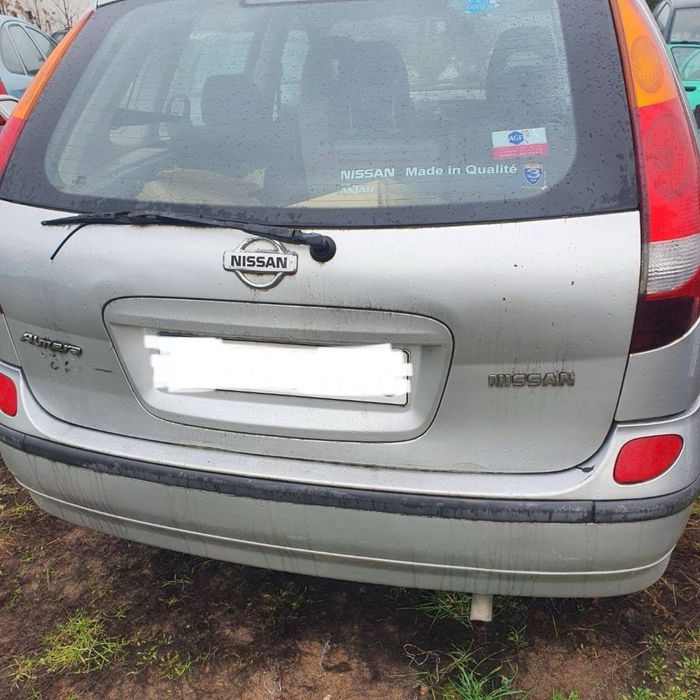 Nissan Almera Tino 1.8 benzyna 16V kolor srebrny na części