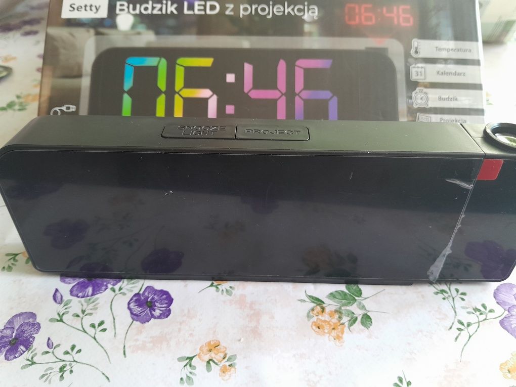 Nowy zegarek budzik Led z projektorem