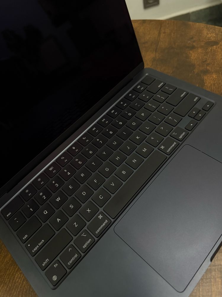 MacBook Air M2 8/256Gb