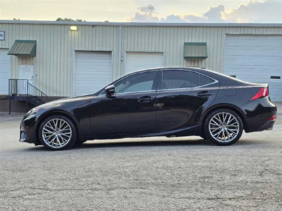 Lexus IS 200t      2016