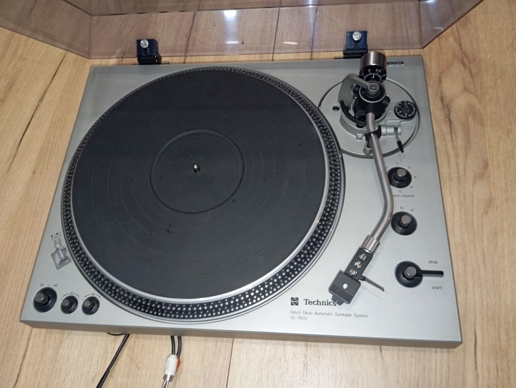 Technics SL 1600 gramofon vintage Linn K5