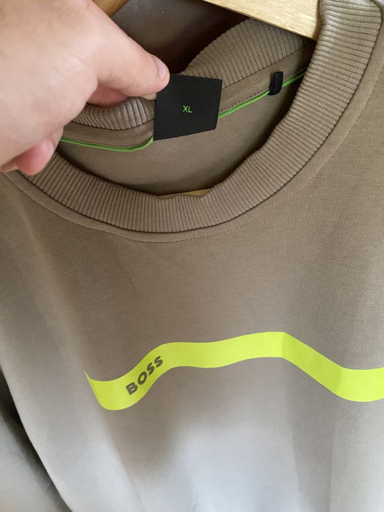Світшот Boss оригінал L-XL як новий armani ea7
