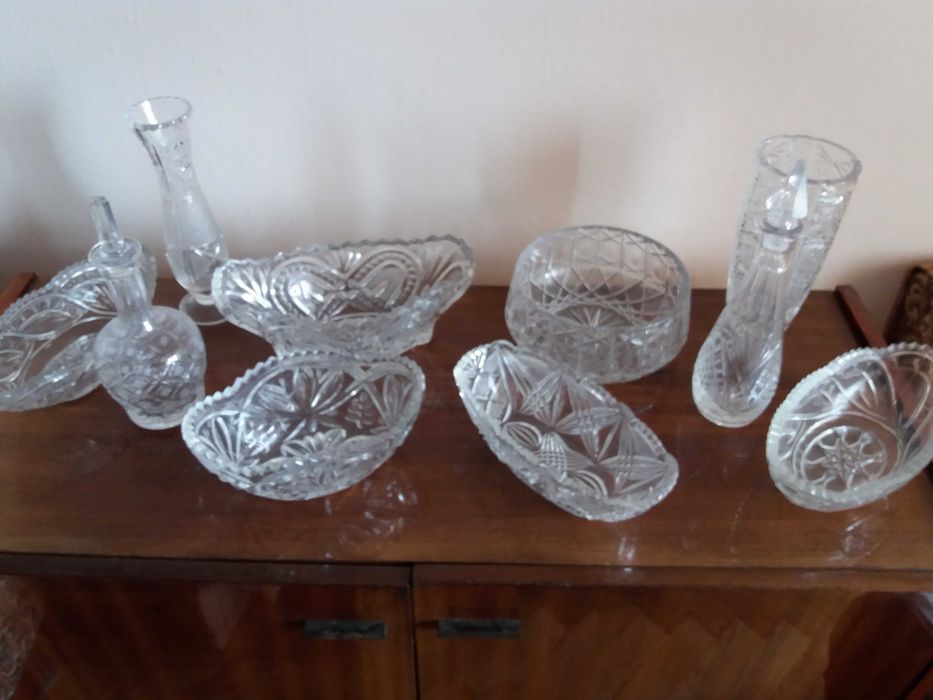 Хрусталь. Салатницы, лебеди - хрусталь. Подсвечники (стекло).